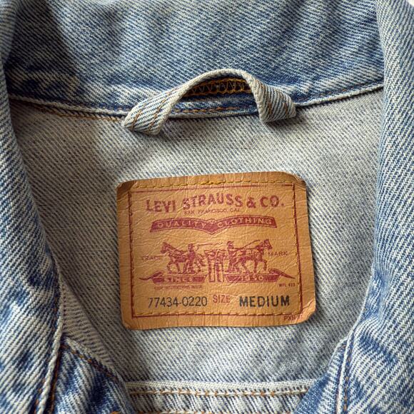 Vintage Levi Denim Blue Jean Trucker Jacket Classic Staple Fall Autumm 90s M - Picture 8 of 8